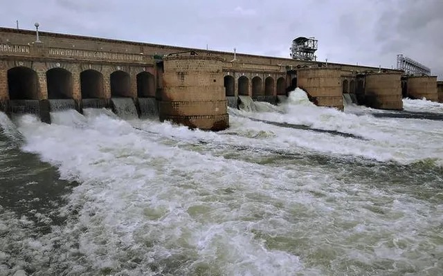 காவிரியில் வெள்ளம்: 9 மாவட்ட ஆட்சியர்களுக்கு உத்தரவு….  தமிழக அரசு….!!!