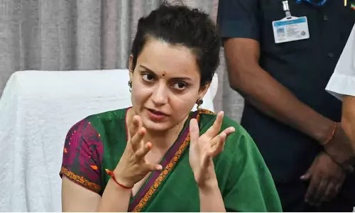 என்னை பார்க்கணுமா…? அப்போ கண்டிப்பா இதை கொண்டு வாங்க… கண்டிஷன் போட்ட எம்.பி கங்கனா… காரணத்தை கேட்டா ஷாக் ஆகிடுவீங்க…!!