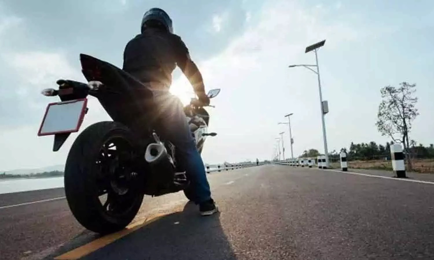 ஆகஸ்ட் 1 முதல் அமல்… இனி மணிக்கு 130 கி.மீ வேகத்தை தாண்டினால் வழக்கு… அரசு புதிய கட்டுப்பாடு…!!!