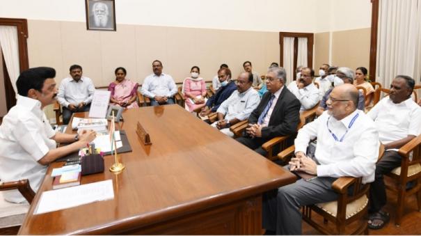3, 5, 8ஆம் வகுப்புகளுக்கு பொதுத்தேர்வு கூடாது… முதல்வரிடம் வழங்கப்பட்ட மாநில கல்விக் கொள்கை…!!!