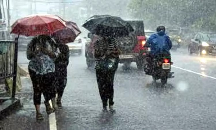 ALERT: இன்று காலை 10 மணி வரை இங்கெல்லாம் மழை வெளுத்து வாங்கும்…. உங்க பகுதி இருக்கான்னு உடனே பாருங்க…!!