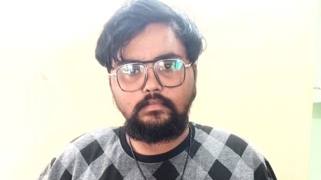 காதலியை கரம்பிடித்த மறுநாளே வீட்டில் பார்த்த பெண்ணுடன் திருமணம்…. ஒரே நேரத்தில் இருவருடன் குடும்பம் நடத்திய வாலிபர்…. சிக்கியது எப்படி…?