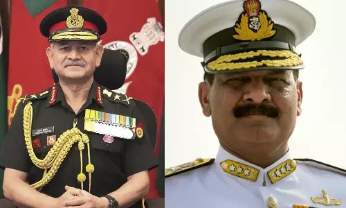 இந்தியாவிலேயே முதல் முறை… ராணுவ-கடற்படை தளபதிகளுக்கு இடையே உள்ள ஆச்சரியமூட்டும் ஒற்றுமை… என்னன்னு தெரிஞ்சா ஷாக் ஆகிடுவீங்க..!!