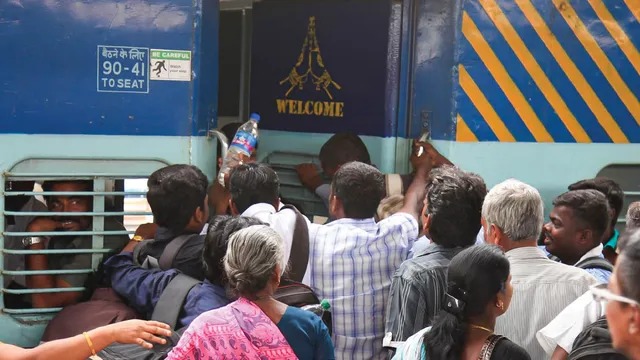 ரயில் பயணிகளுக்கு கவனத்திற்கு.. இனி இதற்கும் அபராதம்… ரயில்வே எச்சரிக்கை…!!!