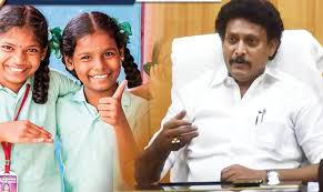 நீங்க படிச்சா மட்டும் போதும்…. மற்றதை CM பார்த்துக்கொள்வார்… பள்ளிக்கல்வித்துறை அமைச்சர் பெருமிதம்….!!!
