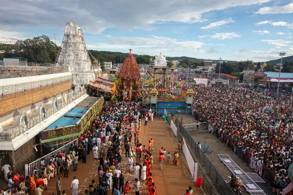 திருப்பதி கோவிலில் அக்டோபர் மாதத்திற்கான ஆன்லைன் தரிசன டிக்கெட் தேதி வெளியீடு… தேவஸ்தானம் அறிவிப்பு….!!