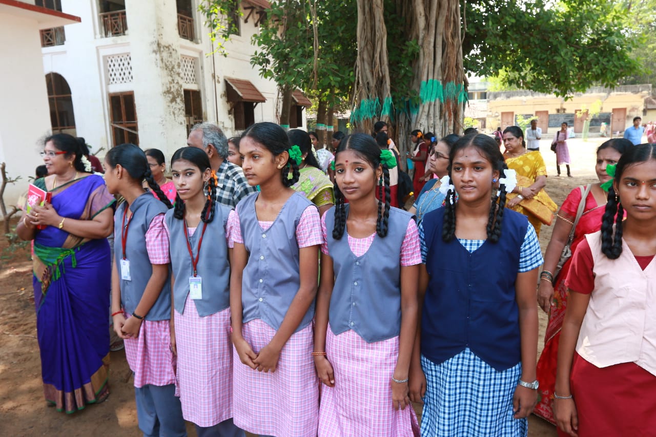 பள்ளி, கல்லூரி மாணவர்களுக்கு சூப்பர் குட் நியூஸ்… தமிழக அரசு அசத்தல்…!!!