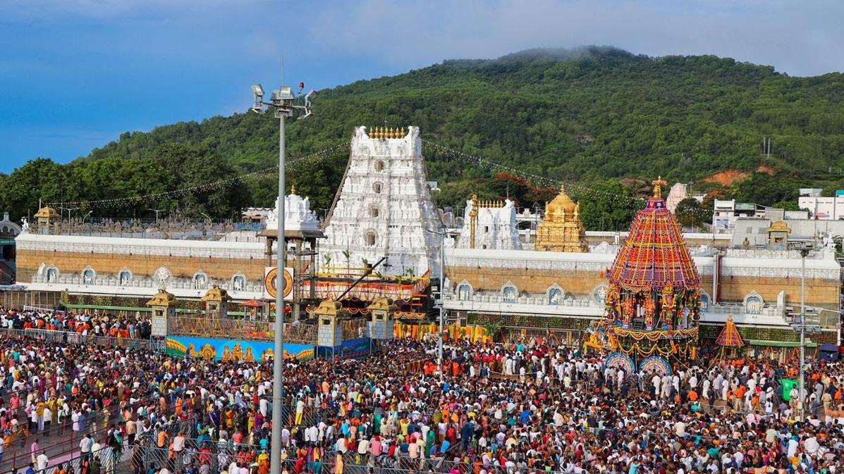 பிரசித்தி பெற்ற திருப்பதி கோவிலில் அக்.3 முதல் 10 நாட்களுக்கு சிறப்பு தரிசனங்கள் ரத்து… தேவஸ்தானம் அறிவிப்பு…!!