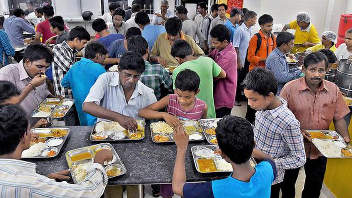 ரூ.5 சாப்பாடு… எளிய மக்களின் அண்ணா உணவகம்…. அசத்தும் ஆந்திரா அரசு….!!