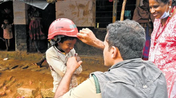 தாய் தந்தையை இழந்த தவிக்கும் குழந்தைகள் …. தத்தெடுத்து வளர்க்க வாய்ப்பு… அரசு அறிவிப்பு…!!