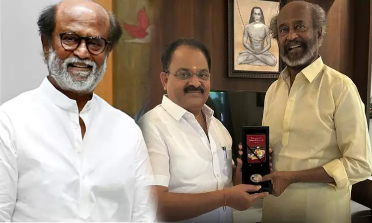 நடிகர் ரஜினியை தேடி சென்ற கலைஞர் நினைவு நாணயம்… நேரடியாக சென்று வழங்கிய திமுக முக்கிய புள்ளி…!!
