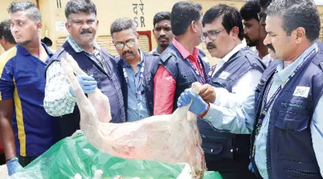 ரயிலில் கடத்தப்பட்ட ஆட்டு இறைச்சி… பெட்டி பெட்டியாக சென்னையில் பறிமுதல்…. ஆய்வு நடத்திய உணவு பாதுகாப்பு துறை…!!