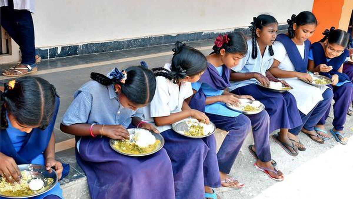 “அரசு பள்ளி சத்துணவு கூடத்தில் மனிதக் கழிவு”…. கைதானவர் பரபரப்பு வாக்குமூலம்…!!!