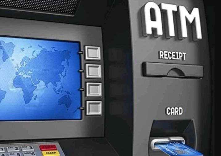 ATM-ல் பணம் உச்சவரம்பு…. ஒரு நாளைக்கு எவ்வளவு ரூபாய் எடுக்கலாம் தெரியுமா….? முழு விவரம் இதோ….!!!