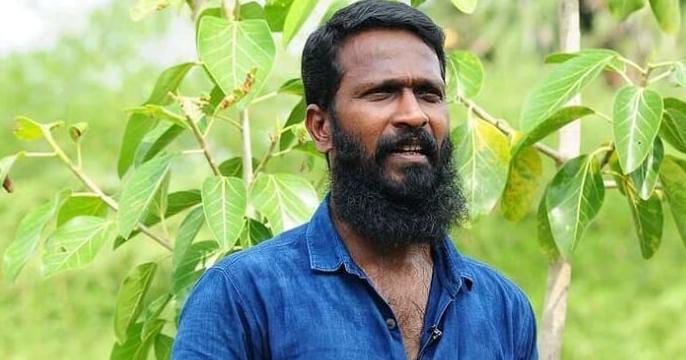 பாதிக்கப்பட்ட பெண்களிடம் இப்படியாக கேப்பீங்க..? பெரிய ஆள் என்பதற்காக ஆதரிக்கக் கூடாது… வெற்றிமாறன் ஆவேசம்..!!!