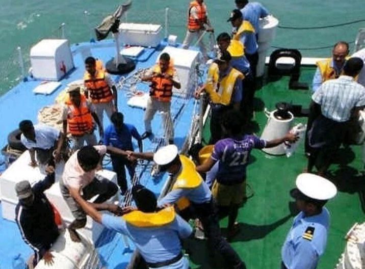 Breaking: தொடரும் அட்டூழியம்… தமிழக மீனவர்கள் 37 பேர் கைது…!!!