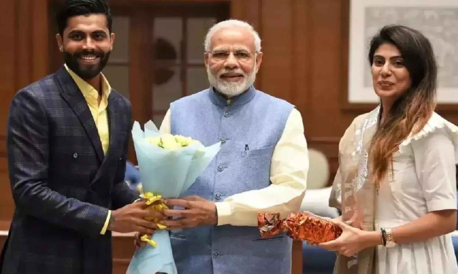 FLASH: பாஜக கட்சியில் இணைந்தார் இந்திய கிரிக்கெட் வீரர் ஜடேஜா…!!!