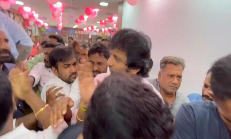 உனக்கு அறிவு இருக்கா…? “ஒரே ஒரு கேள்வியால் டென்ஷனான நடிகர் ஜீவா”…. பத்திரிகையாளருடன் கடும் வாக்குவாதம்…!!