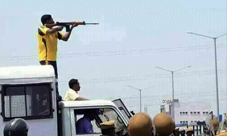தூத்துக்குடி துப்பாக்கி சூடு சம்பவம்… வட்டாட்சியருக்கு பதவி உயர்வா…? கலெக்டர் விளக்கம்..!!