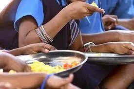 தனியார் பள்ளியில் வழங்கப்பட்ட மதிய உணவு… 45 மாணவர்கள் மருத்துவமனையில் அனுமதி… பெரும் அதிர்ச்சி..!!