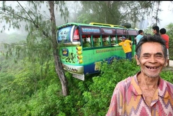“ரொம்ப வருஷத்துக்கு முன்னாடி செஞ்ச நல்ல விஷயம்”… 37 மாணவர்களின் உயிரைக் காப்பாற்றிய மரம்… நெகிழ்ச்சி சம்பவம்.!