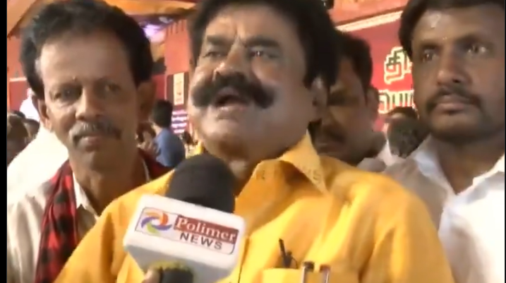 கலைஞர் குடும்பம் தான் நாட்டை ஆளனும்… “நாங்க அடிமைங்க தான்” திமுக நிர்வாகியின் சர்ச்சை பேச்சு…!!
