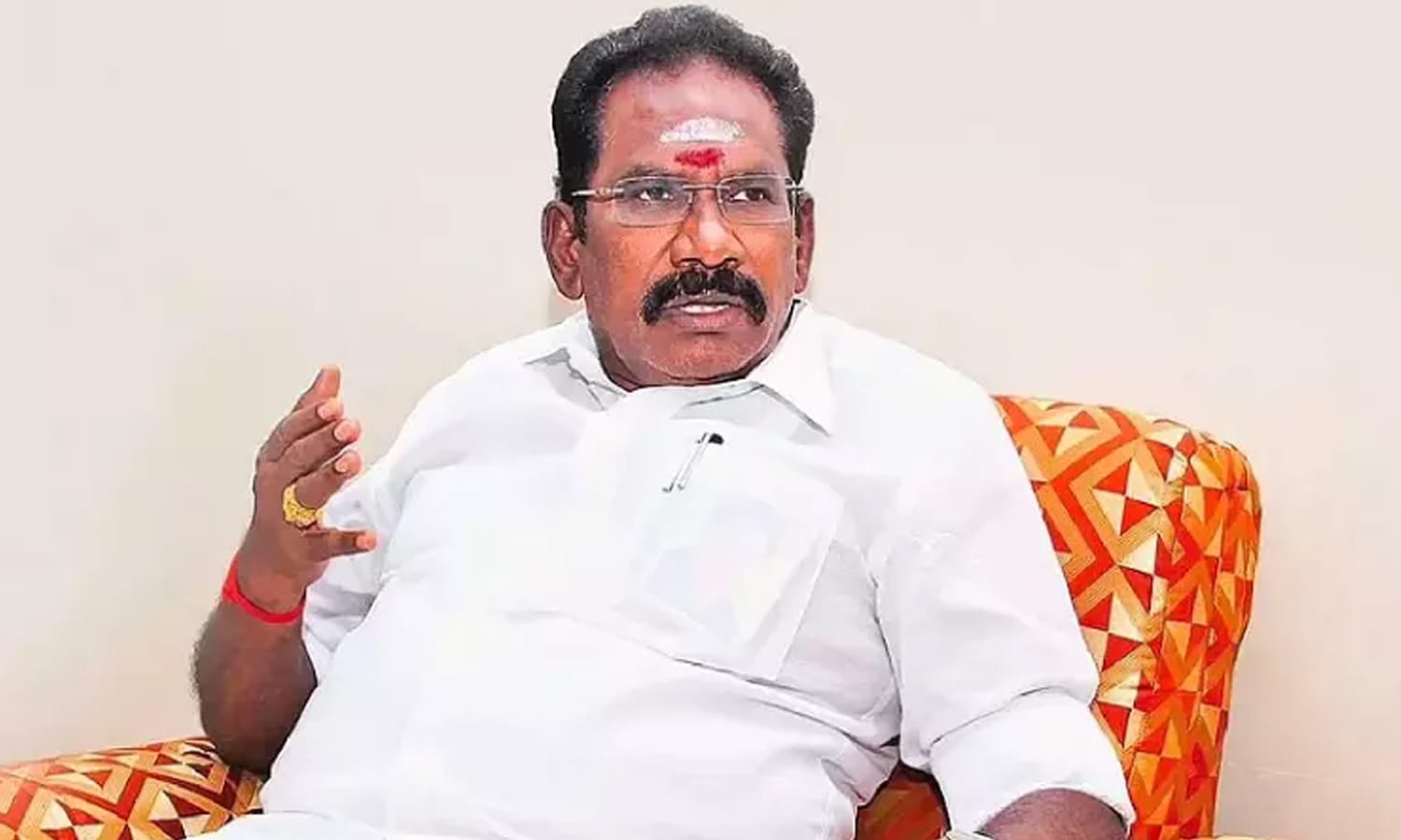 அதிமுக கொடியை கூட ஏற்ற முடியல… அதுக்கு கூட எதிர்நீச்சல் போட வேண்டிய நிலை தான் உள்ளது… செல்லூர் ராஜு..!!