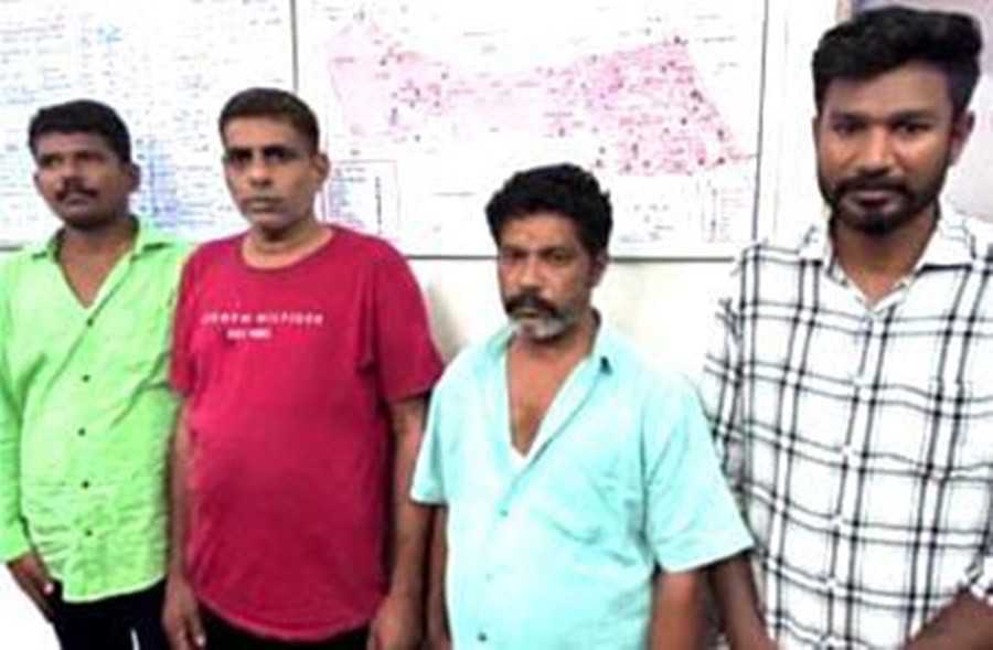 இங்கு அந்த பொருள் கொட்டி கிடக்குது… ஆசை காட்டி ரியல் எஸ்டேட் அதிபரிடம் ‌ரூ.2 கோடி அபேஸ்… வசமாக சிக்கிய 4 பேர்… போலீஸ் தீவிர விசாரணை…!!