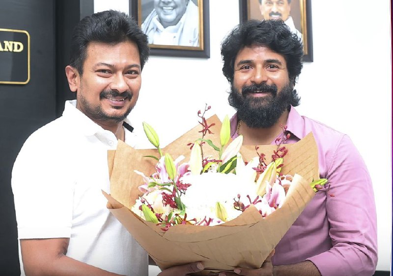 துணை முதல்வராக பொறுப்பேற்ற உதயநிதி… நடிகர் சிவகார்த்திகேயன் நேரில் சென்று வாழ்த்து..!!!