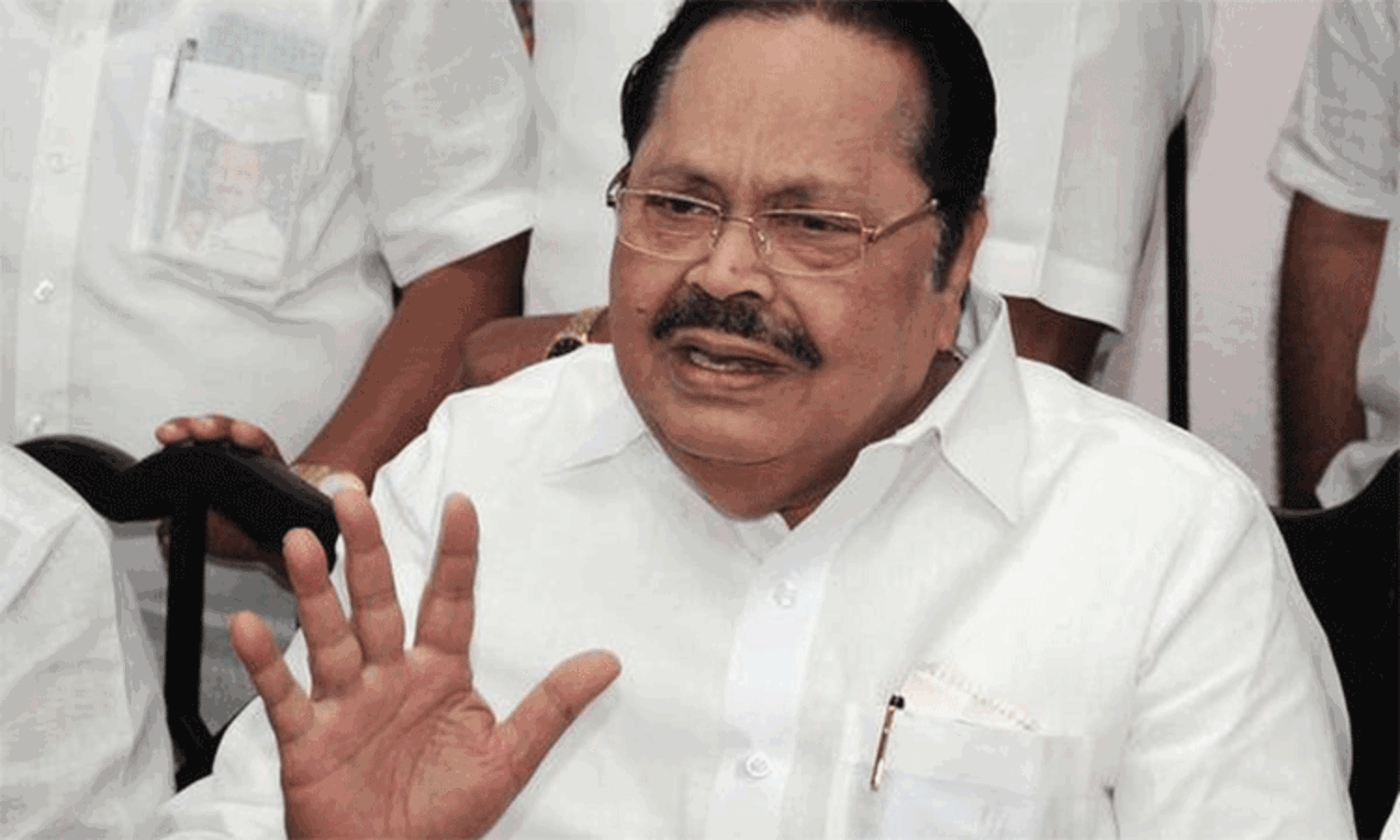 “ஒன்னு ஹிந்தி தெரியணும், இல்லனா இங்கிலீஷ் கத்துக்கணும்”… ரெண்டும் தெரியலனா வேடிக்கை தான் பார்க்கணும்… அமைச்சர் துரைமுருகன்..!!