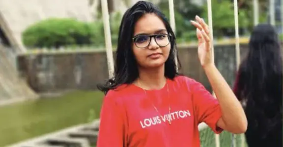 அதிர்ச்சி..! கிரிக்கெட் பந்து தாக்கி சிறுமி உயிரிழப்பு…. கதறும் பெற்றோர்….!!