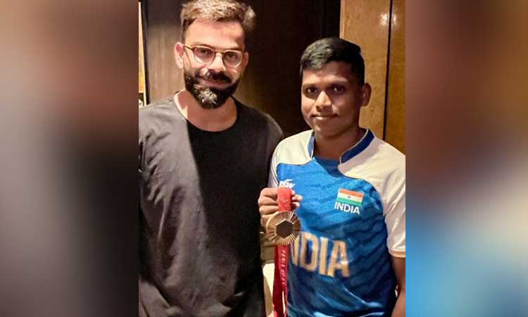 “கிங்” கோலியை சந்தித்த தங்கமகன்.. இணையத்தில் வைரலாகும் லேட்டஸ்ட் போட்டோ..!!