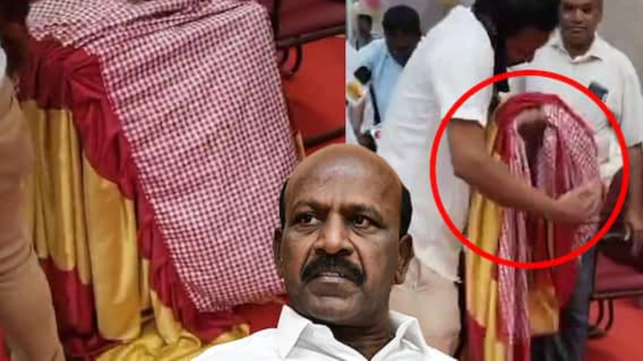 என்னது…! என் நிகழ்ச்சியில் தவெக கோடியா…? ஷாக்கான அமைச்சர்… பதறி போன ஊழியர்கள்….!!