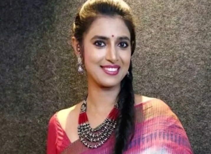 கைதுக்கு பயந்து தலைமறைவு… நடிகை கஸ்தூரியை பிடிக்க 2 தனிப்படைகள் அமைப்பு… தீவிர தேடுதல் வேட்டையில் போலீஸ்..!!