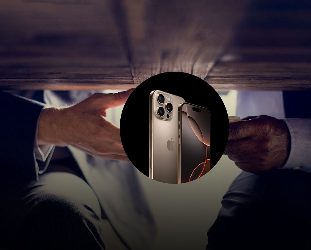 லஞ்சமாக Iphone 16 Pro….  வசமாக சிக்கிய போலீஸ் இன்ஸ்பெக்டர்…. பொரி வச்சி தூக்கிய அதிகாரிகள்….!!