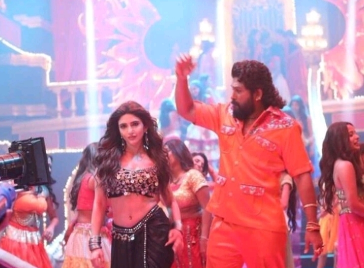 “ஊ சொல்றியா மாமா”.. சமந்தாவுக்கு பதில் புஷ்பா 2 படத்தில் குத்தாட்டம் போடும் நடிகை ஸ்ரீலீலா… இணையத்தை கலக்கும் போட்டோ…!!