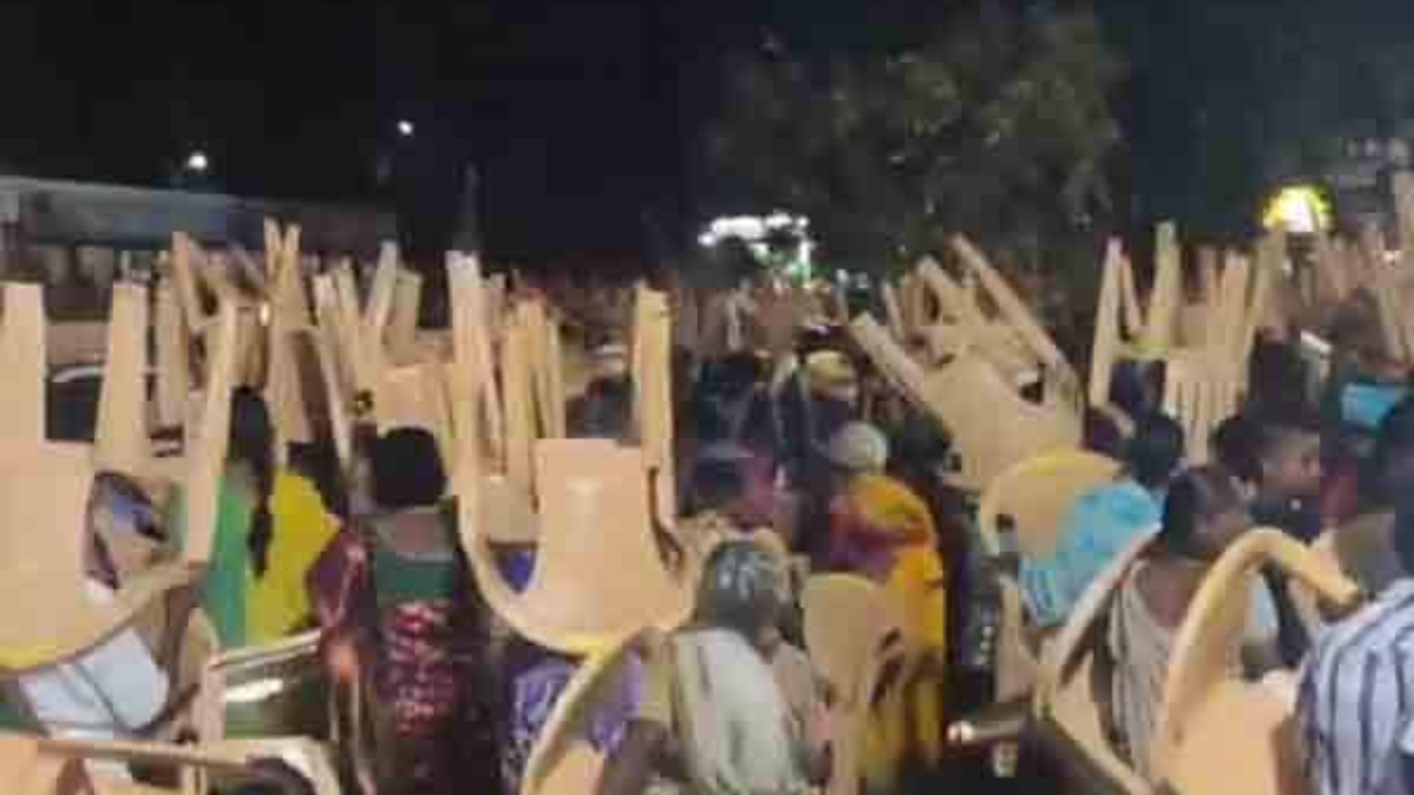 யாருப்பா இந்த ஐடியா கொடுத்தது…? வைரலான வீடியோ… கிண்டலடிக்கும் நெட்டிசன்கள்…!!