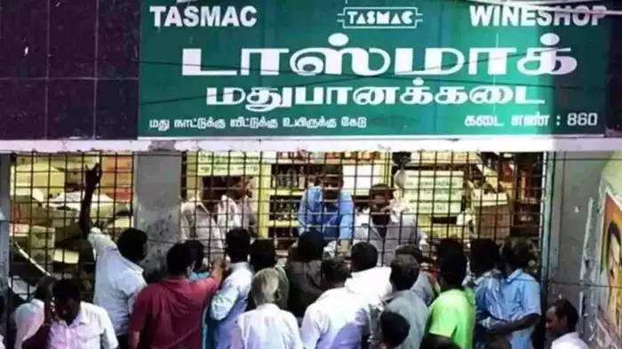 மது பாட்டில்களை கூடுதல் விலைக்கு விற்றால் சஸ்பெண்ட்…. வெளியான அதிரடி உத்தரவு…!!