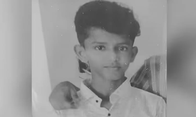 EXAM-க்கு படிக்காமல் PHONE பார்த்த 10-ம் வகுப்பு மாணவன்… பெற்றோர் கண்டித்ததால் விபரீத முடிவு… தஞ்சாவூரில் அரங்கேறிய அதிர்ச்சி..!!