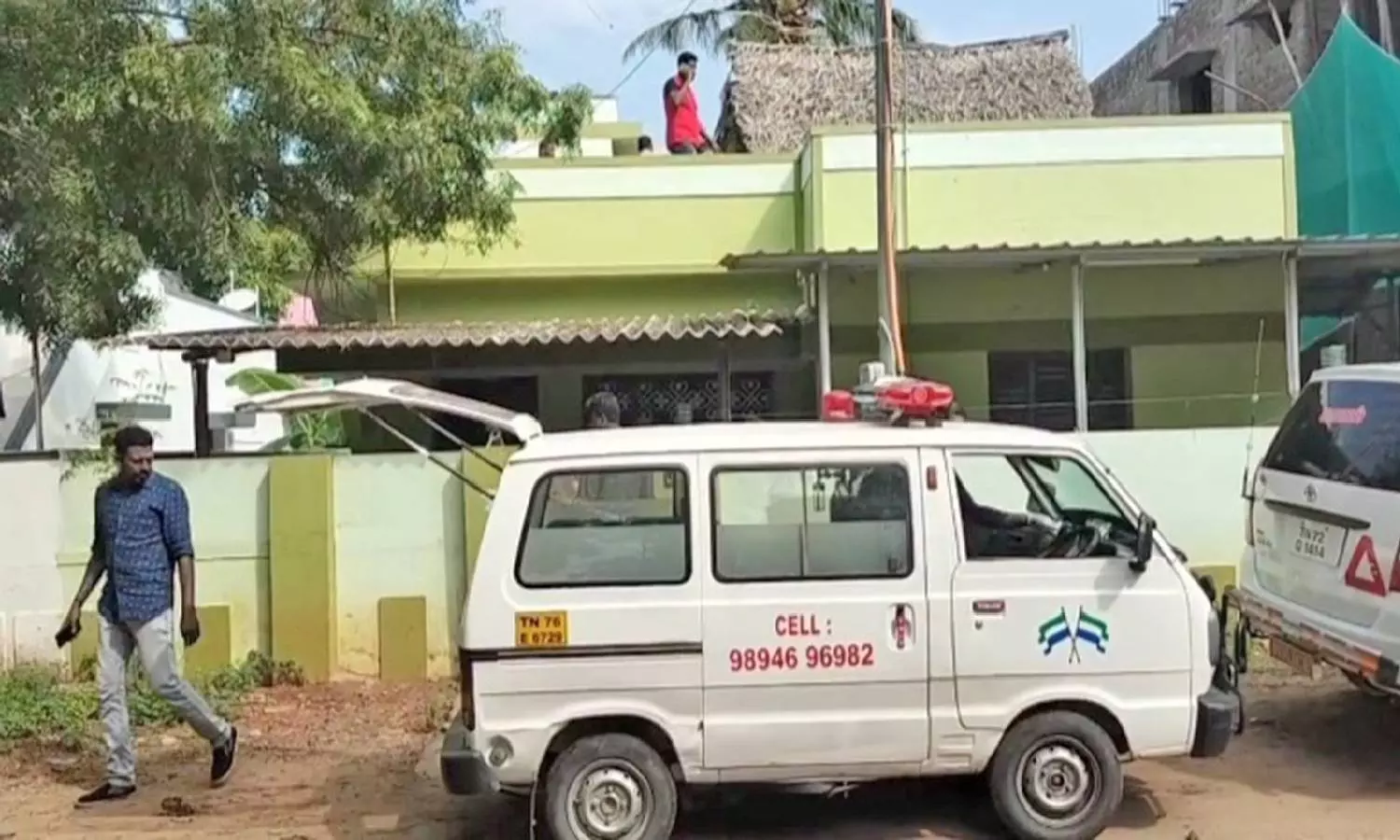 “நான் உங்களை சேர்த்து வைக்கிறேன்”… நாடகமாடிய அண்ணன்… நம்பி சென்ற தங்கையின் காதலன்… துடிக்க துடிக்க வெட்டி படுகொலை…!!