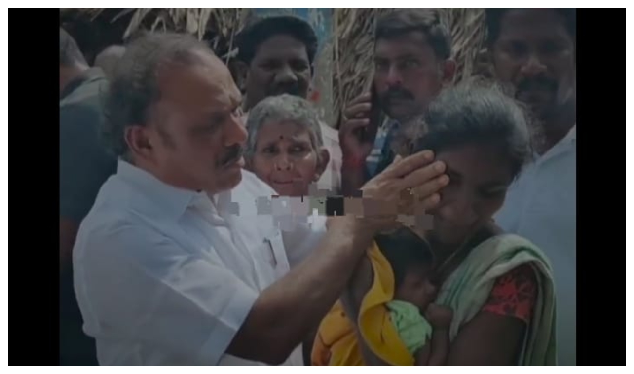 எதுக்குமா அழுதுட்டே இருக்க… அதான் அண்ணன் நான் வந்துட்டேன்ல… பெண்ணின் கண்ணீரைத் துடைத்து ஆறுதல் சொன்ன அமைச்சர்.. வைரலாகும் வீடியோ…!!