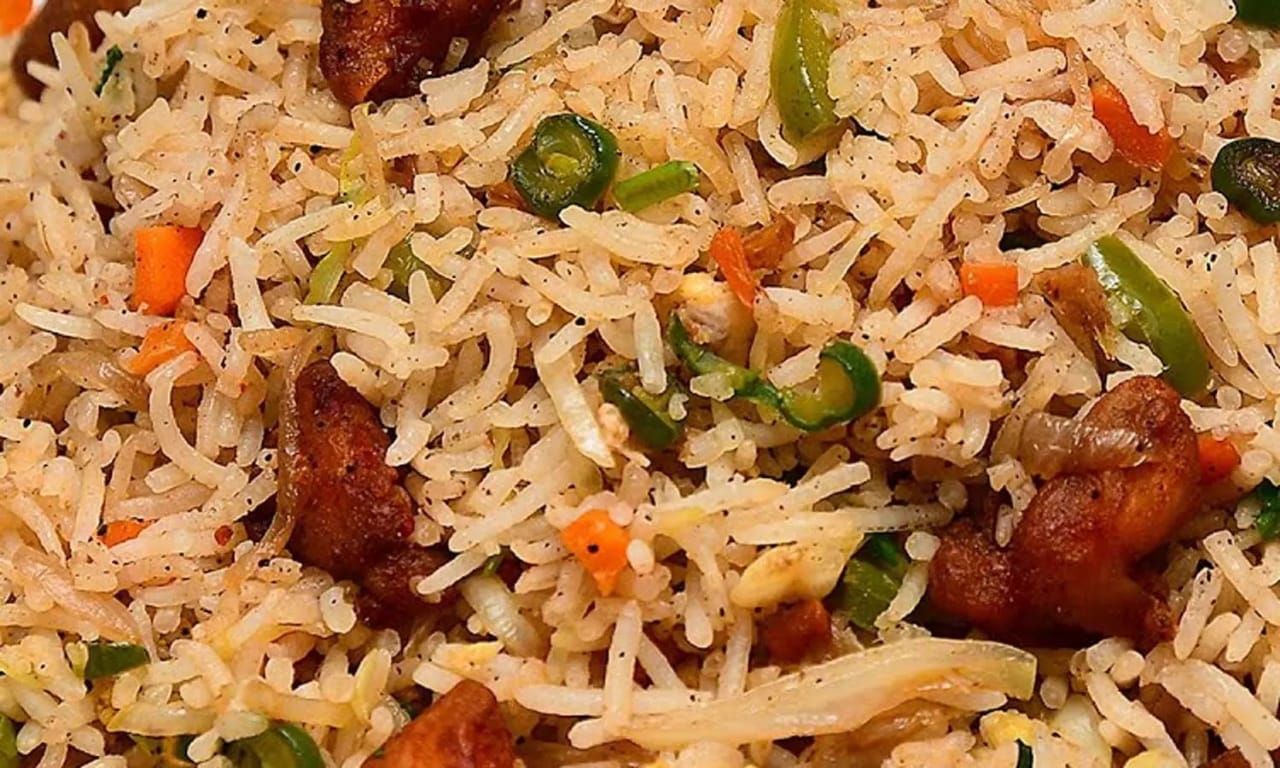 தமிழகத்தில் மீண்டும் அதிர்ச்சி… சிக்கன் ரைஸ் சாப்பிட்ட ‌ஒரே குடும்பத்தை சேர்ந்த 3 பேர் மருத்துவமனையில் அனுமதி…!!!!
