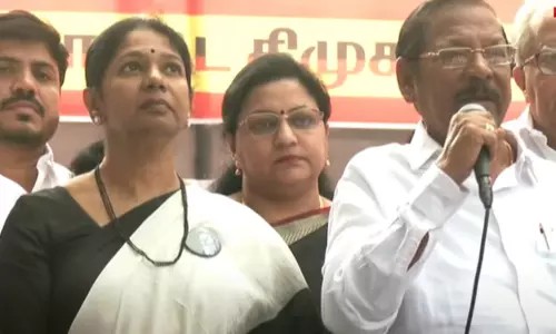 Breaking: தமிழகம் முழுவதும் வெடித்தது போராட்டம்…. ஆளுநருக்கு எதிராக களத்தில் குதித்த திமுகவினர்…!!!!