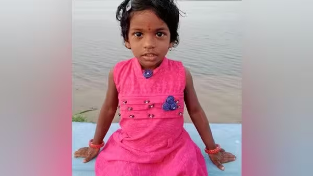 பரபரப்பு….! பள்ளி செப்டிக் டேங்க்கில் விழுந்து பலியான சிறுமி…. குழந்தைகள் நல குழுவின் அதிரடி நடவடிக்கை….!!