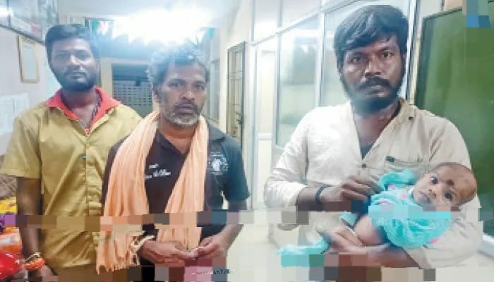 “எப்படி மனசு வந்துச்சு…” இரவில் கேட்ட அலறல் சத்தம்…. புதரில் வீசப்பட்ட 3 மாத குழந்தை…. போலீஸ் விசாரணை….!!