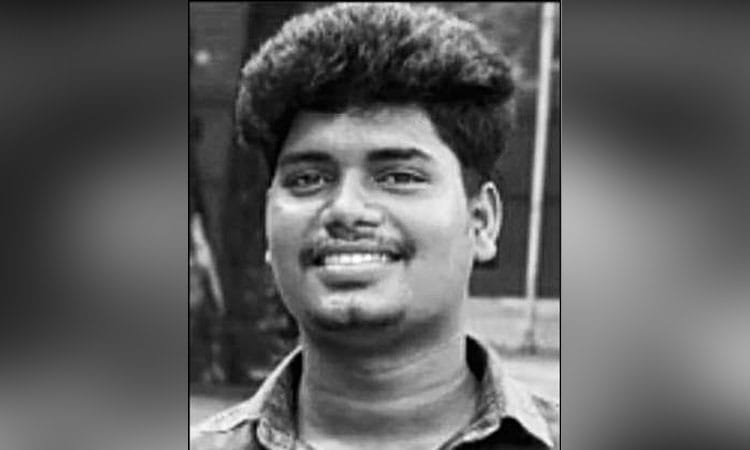 “உசுருக்கு உசிரா காதலிச்சவங்க”… திடீரென பேச மறுத்த காதலி… தீராத மன வேதனையில் 19 வயது மாணவர்.. விடுதியில் விபரீத முடிவு..!!