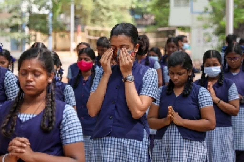 தமிழகத்தில் இன்று இந்த பகுதியில் பள்ளிகளுக்கு விடுமுறை… வெளியான முக்கிய அறிவிப்பு..!!