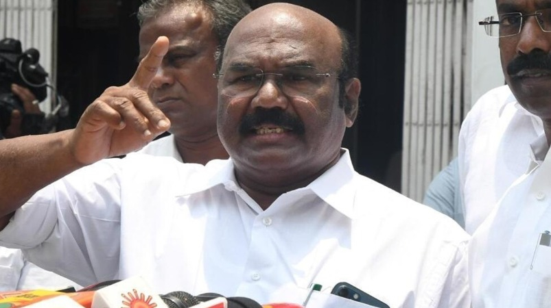 திமுகவின் அராஜகத்திற்கு அளவே இல்லை.. இப்படியே போனா நாங்க சும்மா இருக்க மாட்டோம்.. ஜெயக்குமார் ஆவேசம்..!