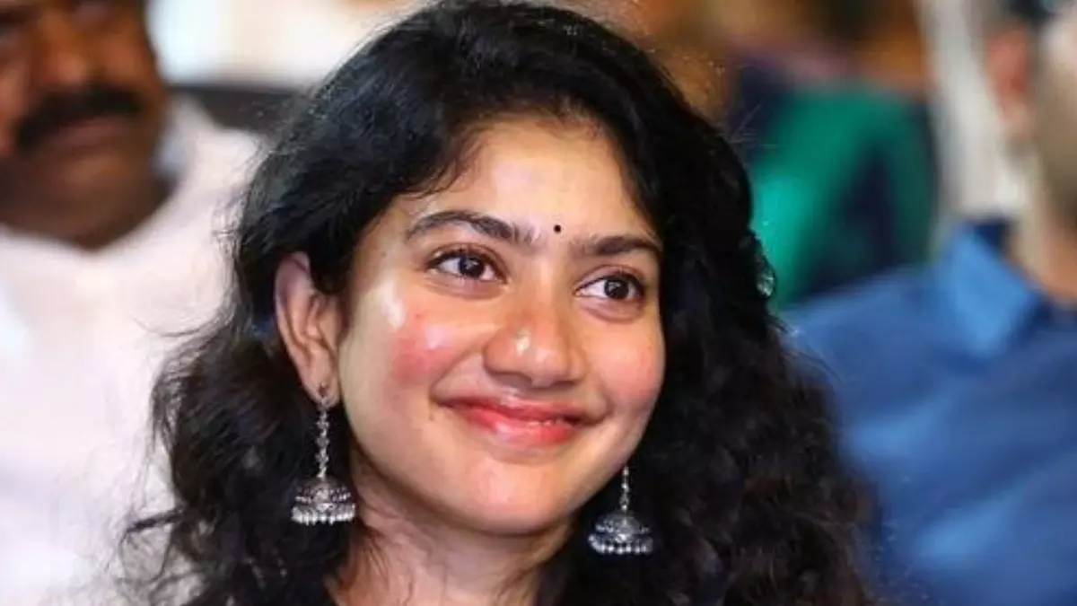 முதல் படத்திற்கு லட்சத்தில் ஆனா இப்போ கோடிகளில் சம்பளம்… சாய்பல்லவியின் அசுர வளர்ச்சி..!