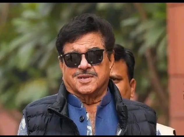 அசைவ உணவுகளுக்கு தடை விதிக்க வேண்டும்… காங்கிரஸ் எம்பி சத்ருகன் சின்ஹா…!!